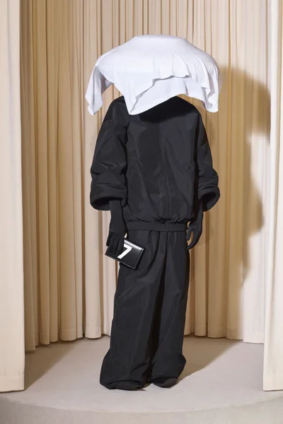 Look 7